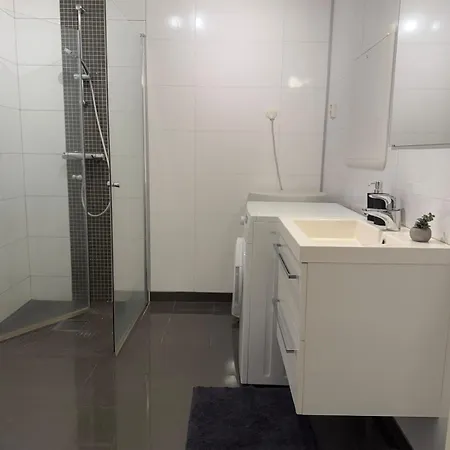 Leilighet Modern Centrally Located In