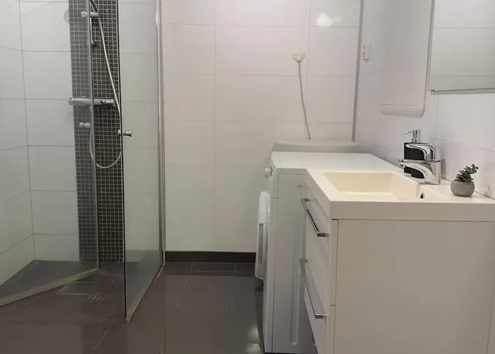 Apartament Modern Centrally Located In